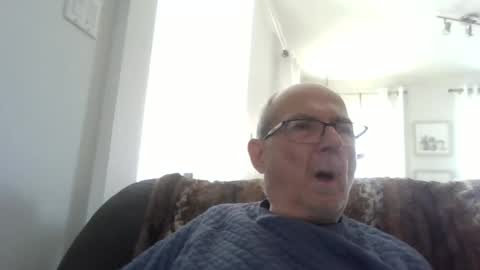 bernard1102 online show from April 22, 5:07 pm