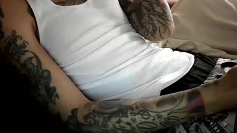 Snapshot of bertdollaz757 chatting on December 20, 2:38 pm ToxicPipe757 online show from December 20, 2:38 pm
