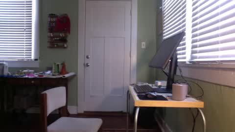 Snapshot of best_triam chatting on February 3, 5:14 pm best_triam online show from February 3, 5:14 pm