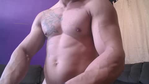 Snapshot of bestmuscle chatting on February 6, 6:13 pm bestmuscle online show from February 6, 6:13 pm