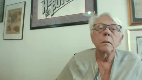 Snapshot of bestshot1951 chatting on September 27, 4:49 pm bestshot1951 online show from September 27, 4:49 pm