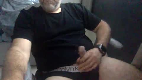 Snapshot of betoooox chatting on January 21, 9:46 pm Virtual Gentleman online show from January 21, 9:46 pm
