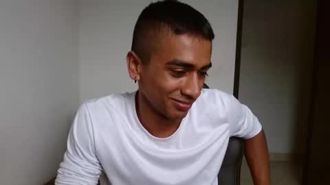 Snapshot of bfernando_05 chatting on March 5, 10:33 pm BAYRON online show from March 5, 10:33 pm