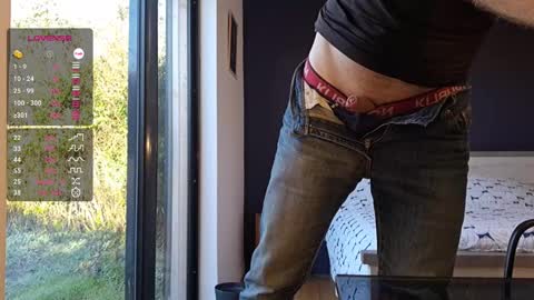 Snapshot of bi_french69 chatting on January 3, 10:20 am My name is David and if you like public exhibitions you wont be disappointed with me LoL - My favorite vibes is 44 online show from January 3, 10:20 am