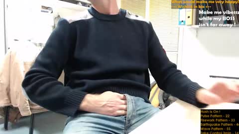 Snapshot of bi_french69 chatting on December 10, 4:17 pm My name is David and if you like public exhibitions you wont be disappointed with me LoL - My favorite vibes is 44 online show from December 10, 4:17 pm
