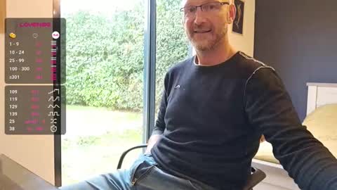 Snapshot of bi_french69 chatting on October 9, 3:50 pm My name is David and if you like public exhibitions you wont be disappointed with me LoL - My favorite vibes is 44 online show from October 9, 3:50 pm