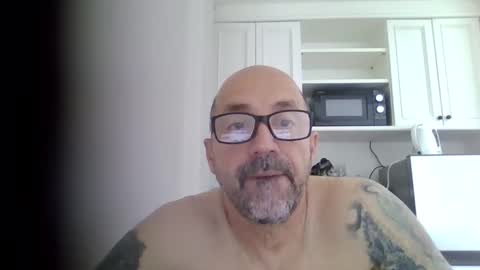 bien13843146 online show from January 8, 5:23 am