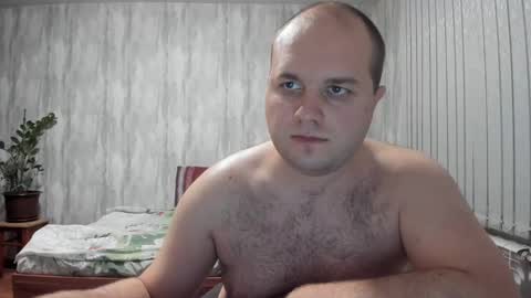 Snapshot of big_fat_guy1992 chatting on December 18, 10:19 am big_fat_guy1992 online show from December 18, 10:19 am