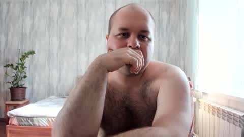 Snapshot of big_fat_guy1992 chatting on March 10, 8:39 am big_fat_guy1992 online show from March 10, 8:39 am
