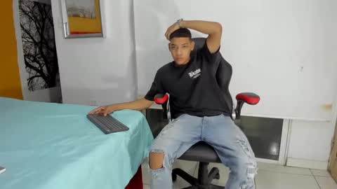 big_jhoonss_ online show from October 2, 3:10 am