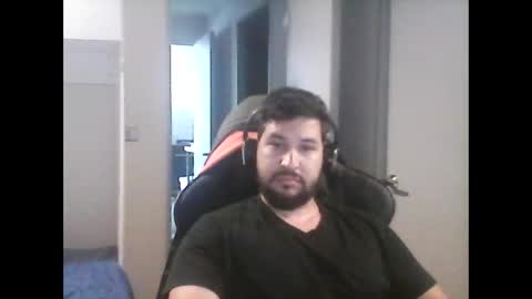 latinBoyHuge online show from April 1, 4:59 pm