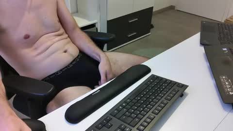 Snapshot of big_tobi_1 chatting on October 2, 6:06 am big_tobi_1 online show from October 2, 6:06 am