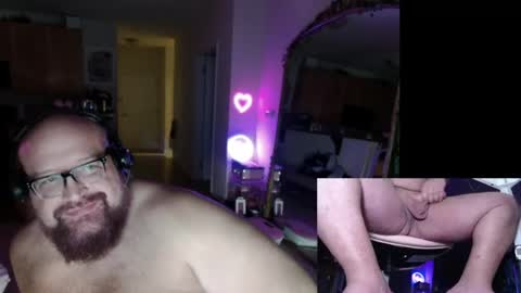 BigBear4Cuddles online show from April 21, 3:02 am