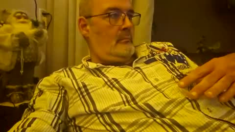 Snapshot of bigbibear88 chatting on December 9, 9:54 pm bigbibear88 online show from December 9, 9:54 pm