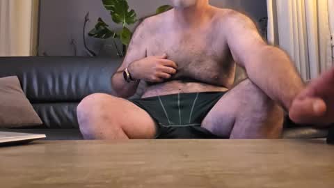 Snapshot of bigbibear88 chatting on October 11, 10:58 pm bigbibear88 online show from October 11, 10:58 pm