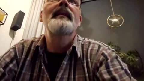 Snapshot of bigbibear88 chatting on December 5, 6:54 am bigbibear88 online show from December 5, 6:54 am