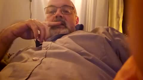 Snapshot of bigbibear88 chatting on January 9, 9:37 pm bigbibear88 online show from January 9, 9:37 pm