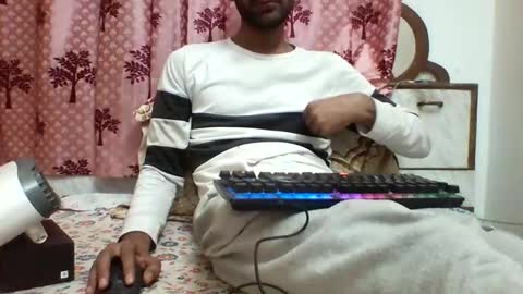 Snapshot of bigcockboy2580 chatting on December 4, 6:39 pm akash online show from December 4, 6:39 pm