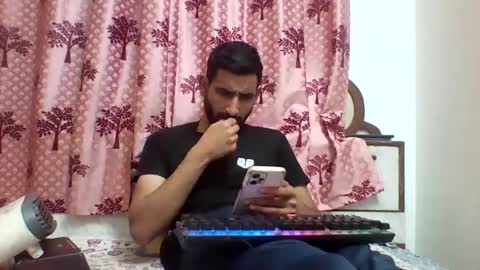 Snapshot of bigcockboy2580 chatting on March 5, 6:01 pm akash online show from March 5, 6:01 pm