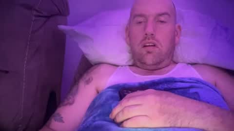 Snapshot of bigcocksuckingslut chatting on December 3, 2:01 am bigcocksuckingslut online show from December 3, 2:01 am