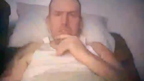 Snapshot of bigcocksuckingslut chatting on January 4, 1:10 am bigcocksuckingslut online show from January 4, 1:10 am