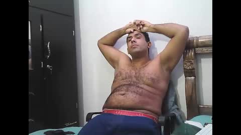 Snapshot of bigdick8510 chatting on September 30, 3:45 am orlando online show from September 30, 3:45 am