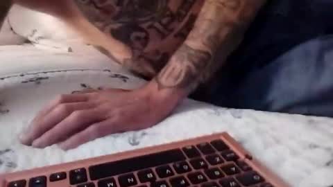 Can you make me cum online show from March 6, 5:37 am