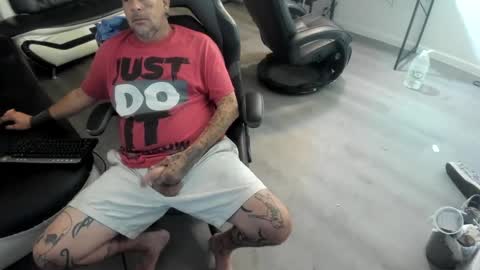 Snapshot of bigdickpiercedtattoos chatting on September 13, 12:17 pm bigdickpiercedtattoos online show from September 13, 12:17 pm