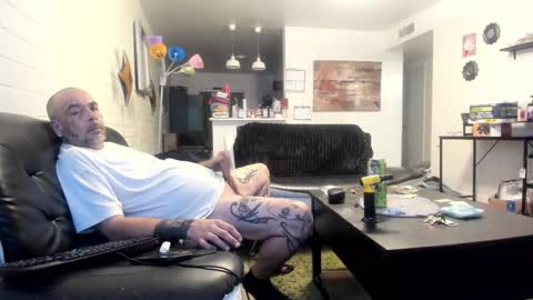 Snapshot of bigdickpiercedtattoos chatting on October 10, 10:20 am bigdickpiercedtattoos online show from October 10, 10:20 am