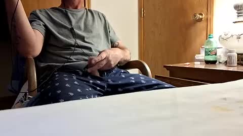 bigernine online show from March 15, 10:01 am