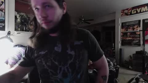 biggerisbetter21 online show from March 18, 7:33 am