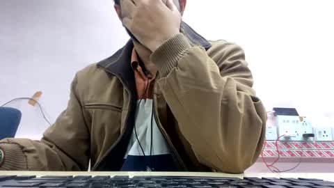 bighandsomesatisfy online show from February 26, 11:20 am