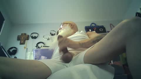 Snapshot of bigjeff01 chatting on January 5, 2:52 pm bigjeff01 online show from January 5, 2:52 pm