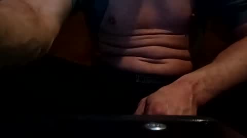 Snapshot of bigloggzz chatting on December 24, 7:28 am bigloggzz online show from December 24, 7:28 am
