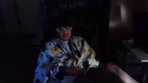 biglongt online show from November 12, 10:21 am