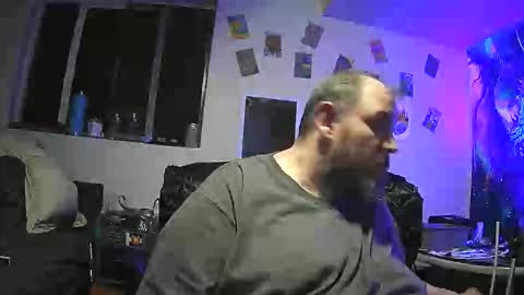 Snapshot of bigman42of0rlife chatting on October 10, 11:04 am bigman42of0rlife online show from October 10, 11:04 am