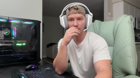 Snapshot of bigmcr1 chatting on October 13, 3:34 am Nick Barker online show from October 13, 3:34 am