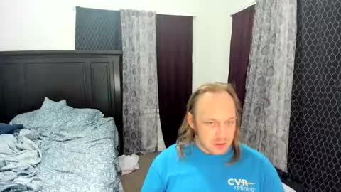 Snapshot of bigmike20129020 chatting on October 5, 8:18 am bigmike20129020 online show from October 5, 8:18 am