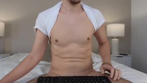 Snapshot of bigonehott chatting on February 15, 3:17 pm online show from February 15, 3:17 pm