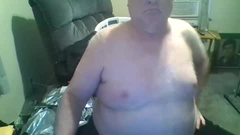 bigpappy77 online show from December 9, 3:07 am