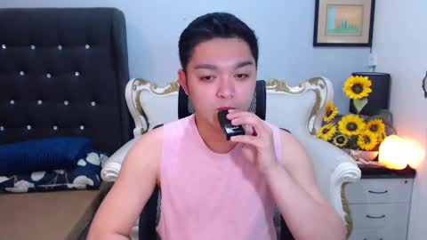 Snapshot of bigshowforyouxx chatting on February 28, 8:20 am Jay online show from February 28, 8:20 am