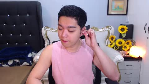 Snapshot of bigshowforyouxx chatting on March 4, 8:13 am Jay online show from March 4, 8:13 am