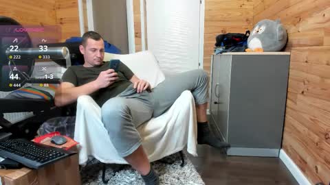 Snapshot of bigsshark chatting on October 28, 8:33 pm bigsshark online show from October 28, 8:33 pm