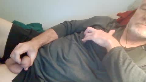 Snapshot of bigwebone chatting on December 4, 6:00 am Bigwebone online show from December 4, 6:00 am