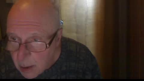 Snapshot of bill_25061 chatting on February 10, 6:24 pm bill_25061 online show from February 10, 6:24 pm