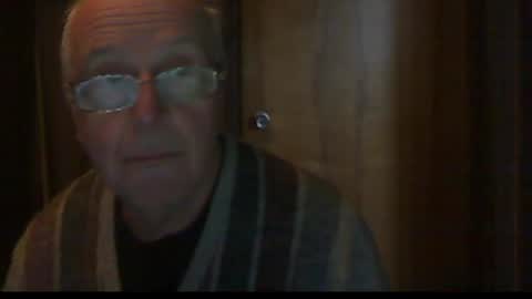 Snapshot of bill_25061 chatting on January 2, 4:13 pm bill_25061 online show from January 2, 4:13 pm