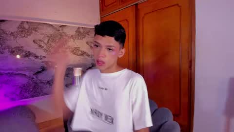 Sam online show from April 22, 12:32 pm