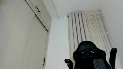 Biscuit oliva online show from April 27, 1:08 pm