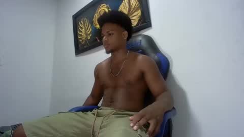 Snapshot of black_dicck chatting on February 3, 2:36 am tu morenito online show from February 3, 2:36 am