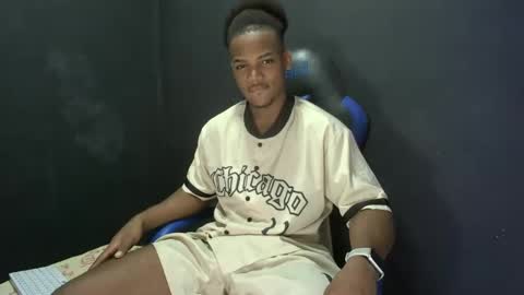 Snapshot of black_dicck chatting on November 1, 2:10 pm tu morenito online show from November 1, 2:10 pm